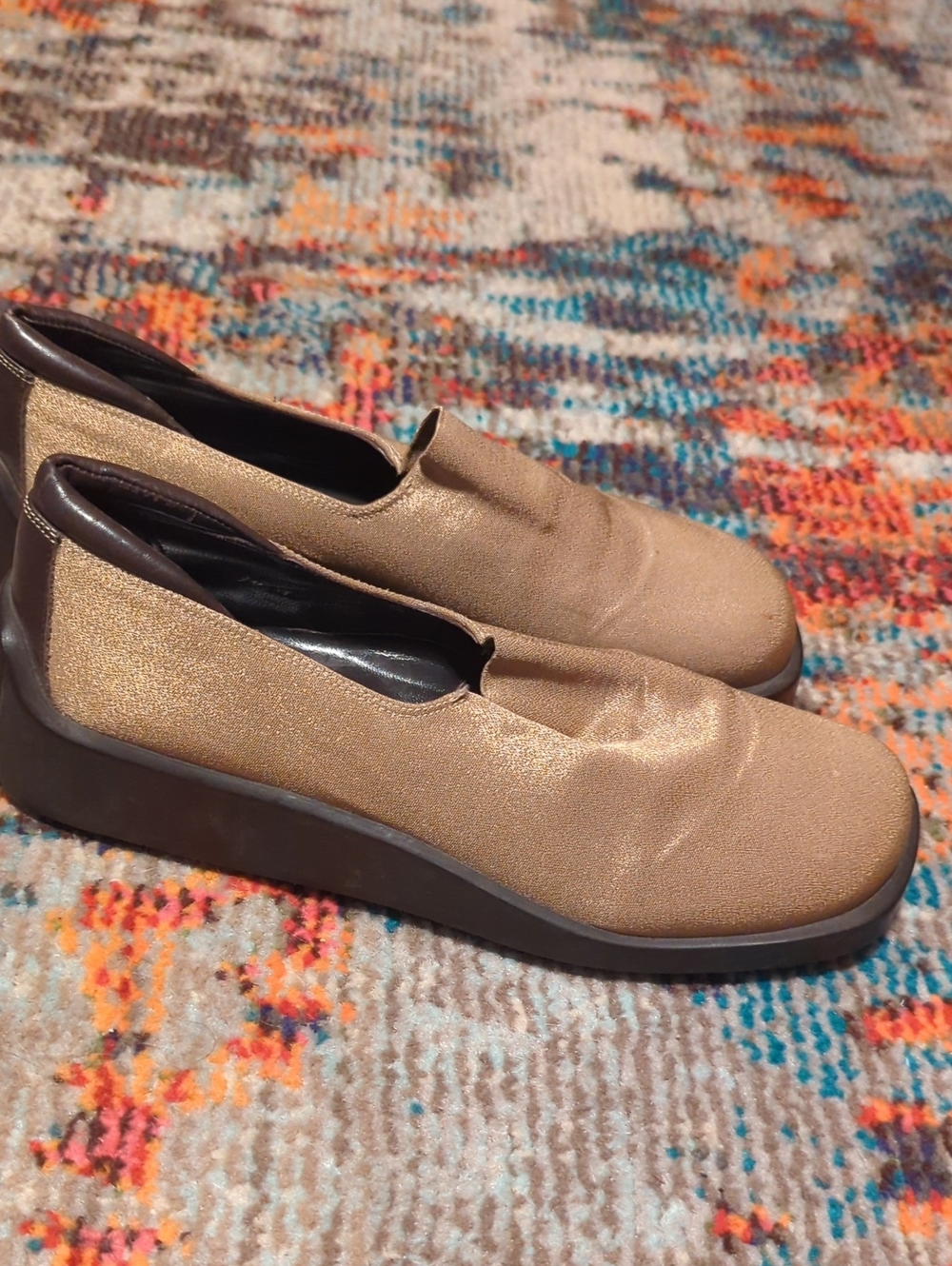 Donald Pliner Beige/Olive Metallic Slip-On Driving Loafers Lug Sole Shoes Sz 7.5 - Picture 4 of 8